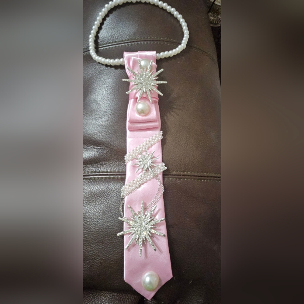 Elegant Pink and Silver Starburst Necktie Necklace